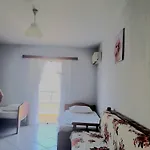 Aldo's Apartments-beachfront Retreat *