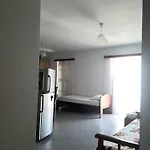 Aldo's Apartments-beachfront Retreat