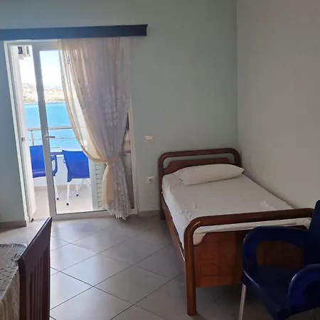 Διαμέρισμα Aldo's Apartments-beachfront Retreat Σαράντα