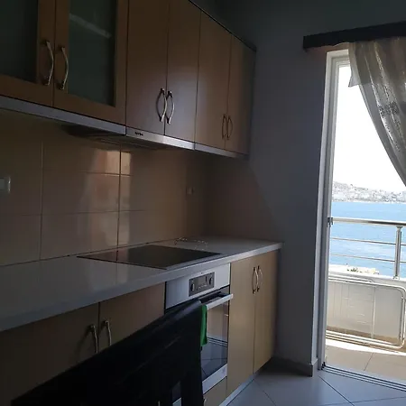 Aldo's Apartments-beachfront Retreat Σαράντα
