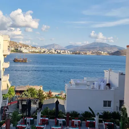 Aldo's Apartments-beachfront Retreat *