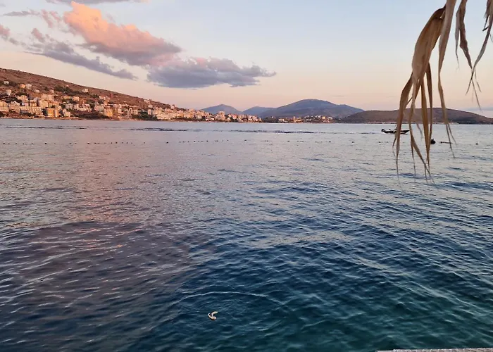 Aldo's Apartments-beachfront Retreat Sarandë