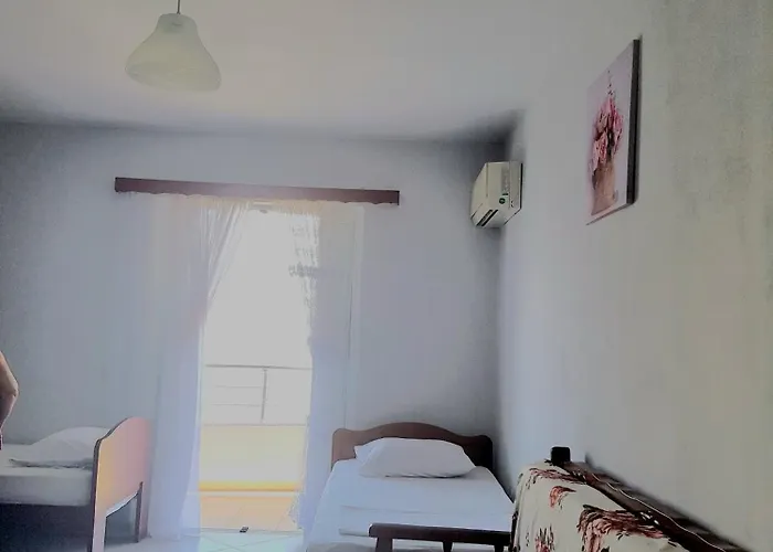 Aldo's Apartments-beachfront Retreat *