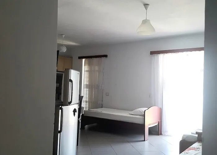 Aldo's Apartments-beachfront Retreat